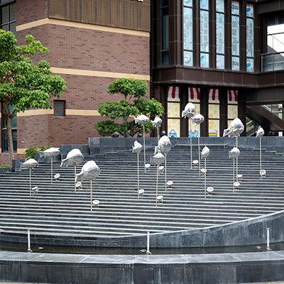 不锈钢小鱼雕塑户外园林水景金属铁艺鱼群摆件