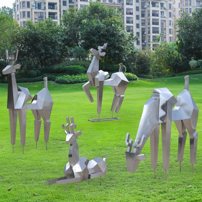 不锈钢鹿雕塑金属几何切面鹿园林创意景观雕塑