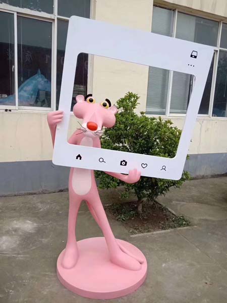 卡通潮流玩偶粉红豹摆件玻璃钢雕塑商场门口步行街网红打卡地美陈