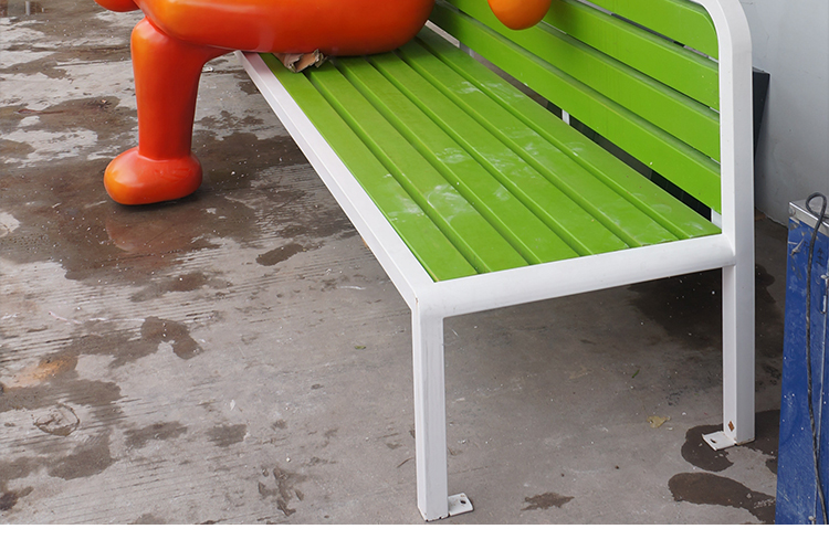 木质不锈钢景观长条坐凳西红柿玻璃钢雕塑结合