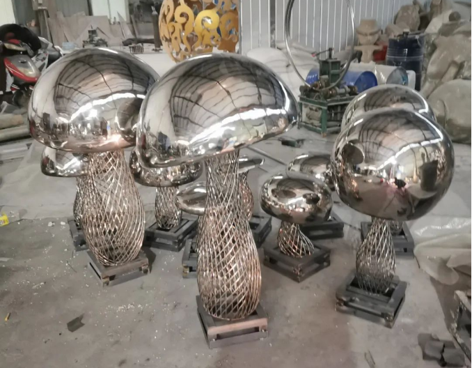 不锈钢镜面蘑菇雕塑,您见过吗? 不锈钢镜面蘑菇雕塑,您见过吗?
