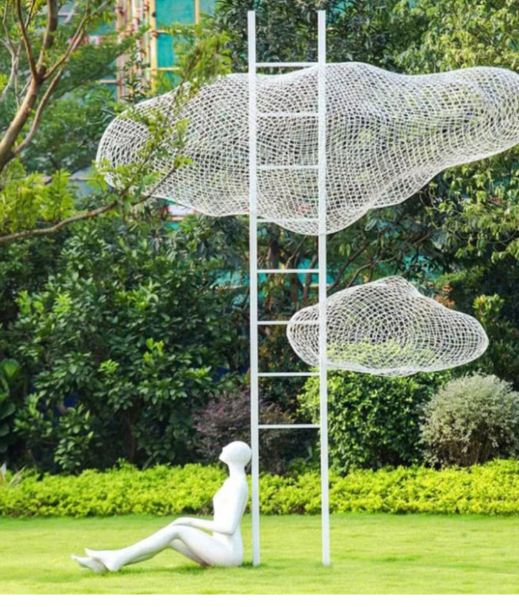 不锈钢镂空云朵雕塑创意户外人物景观小品摆件